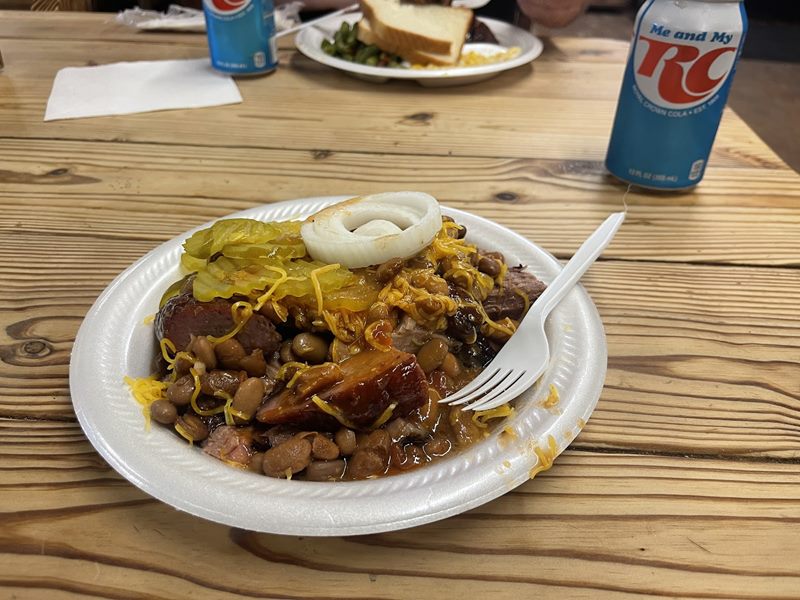 Heavy's Bar B Que food
