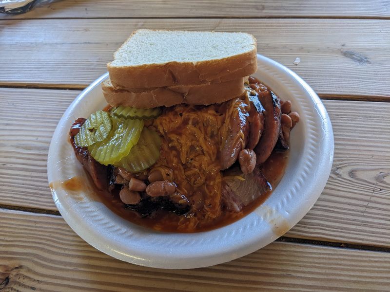 Heavy's Bar B Que food
